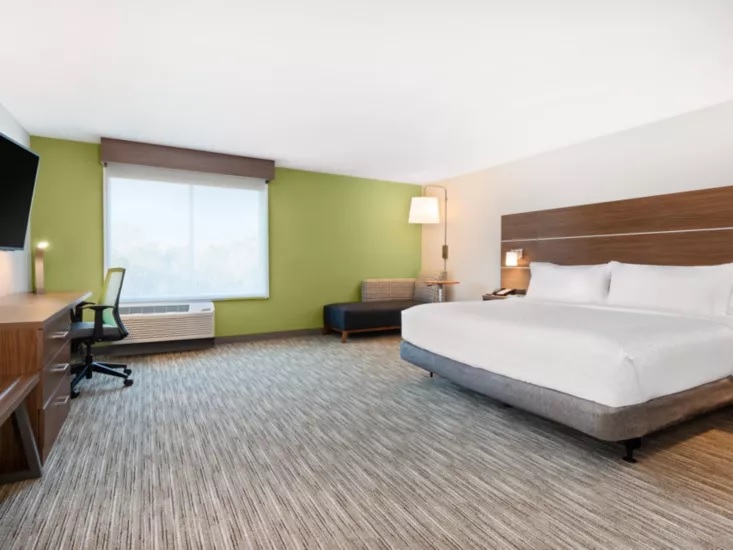 Generous and modern non-smoking rooms